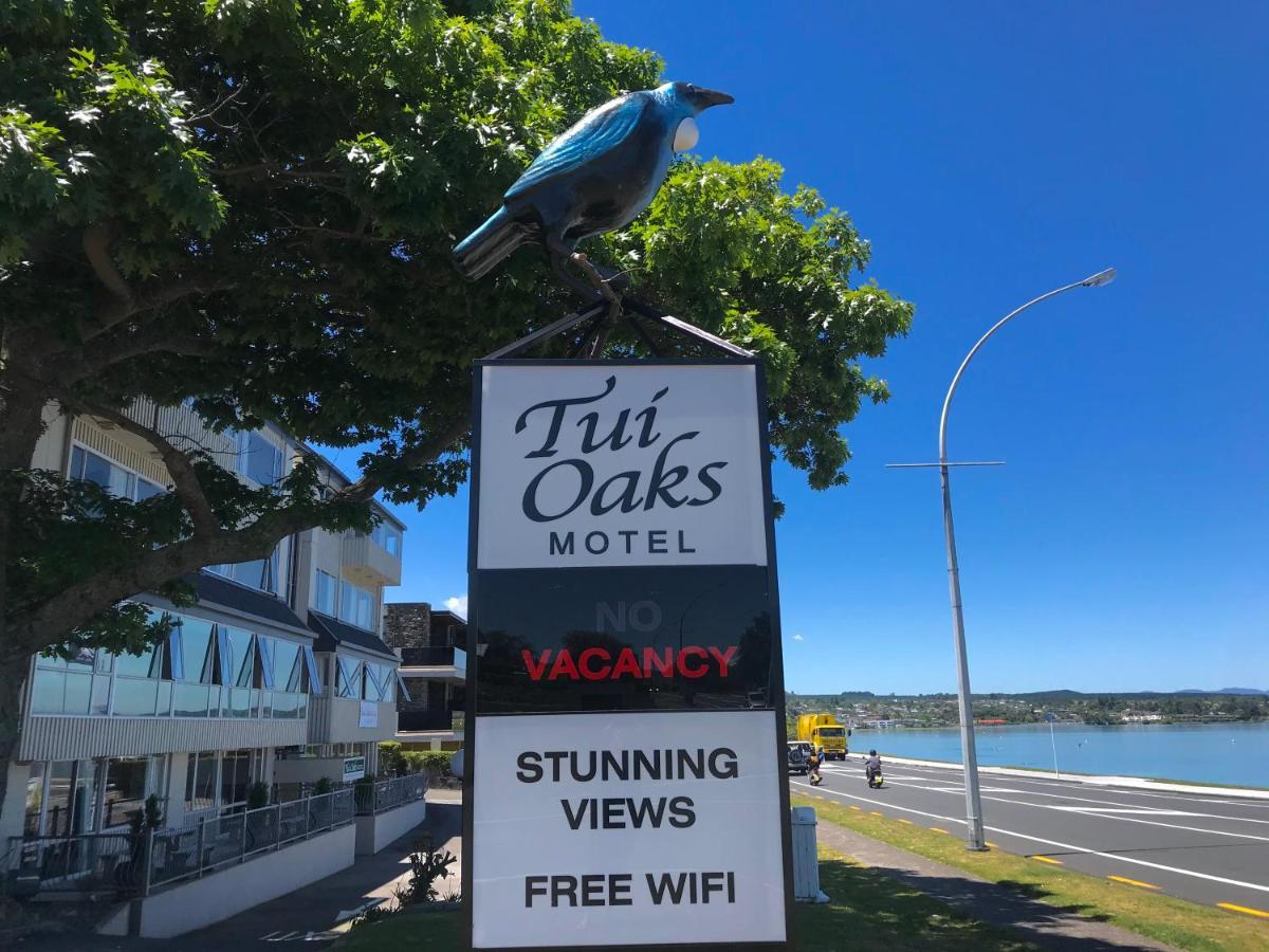 Tui Oaks Motel Taupo Bagian luar foto