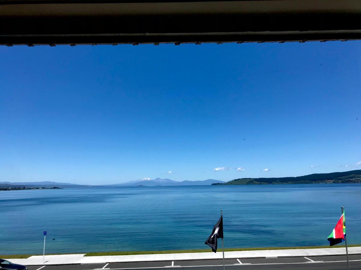 Tui Oaks Motel Taupo Bagian luar foto
