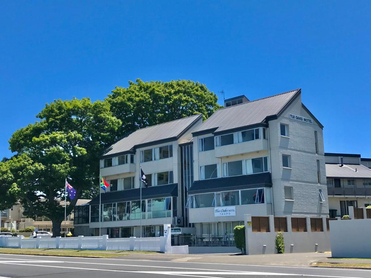 Tui Oaks Motel Taupo Bagian luar foto