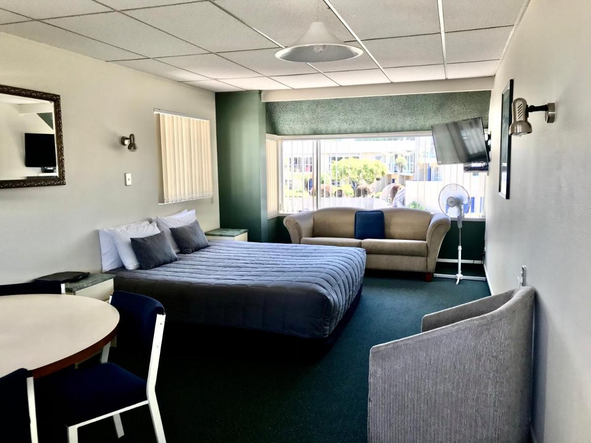 Tui Oaks Motel Taupo Bagian luar foto
