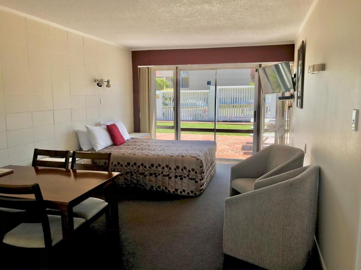 Tui Oaks Motel Taupo Bagian luar foto