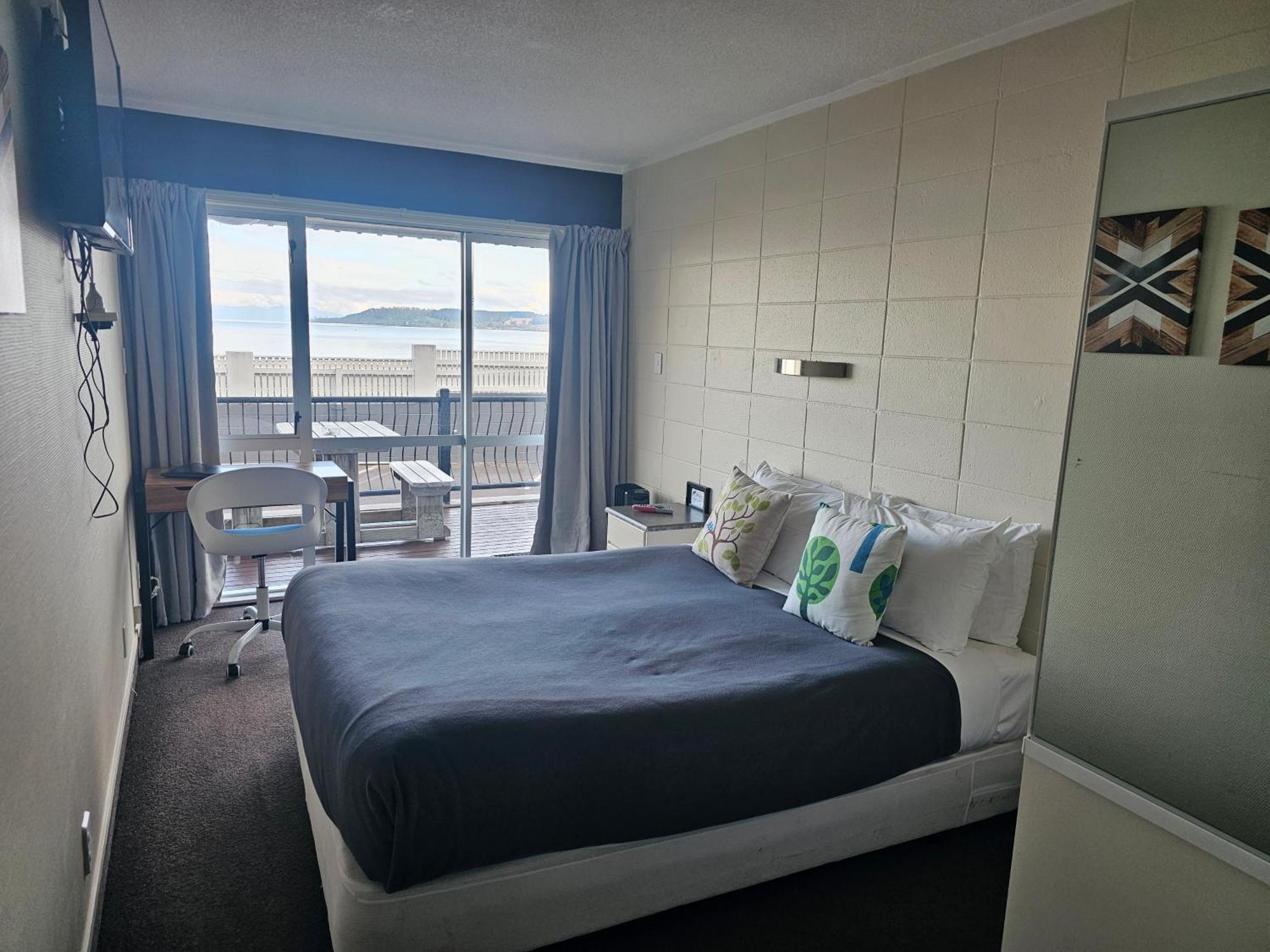Tui Oaks Motel Taupo Bagian luar foto