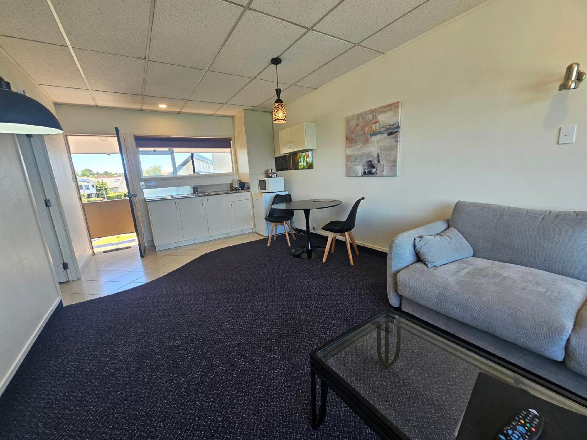 Tui Oaks Motel Taupo Bagian luar foto