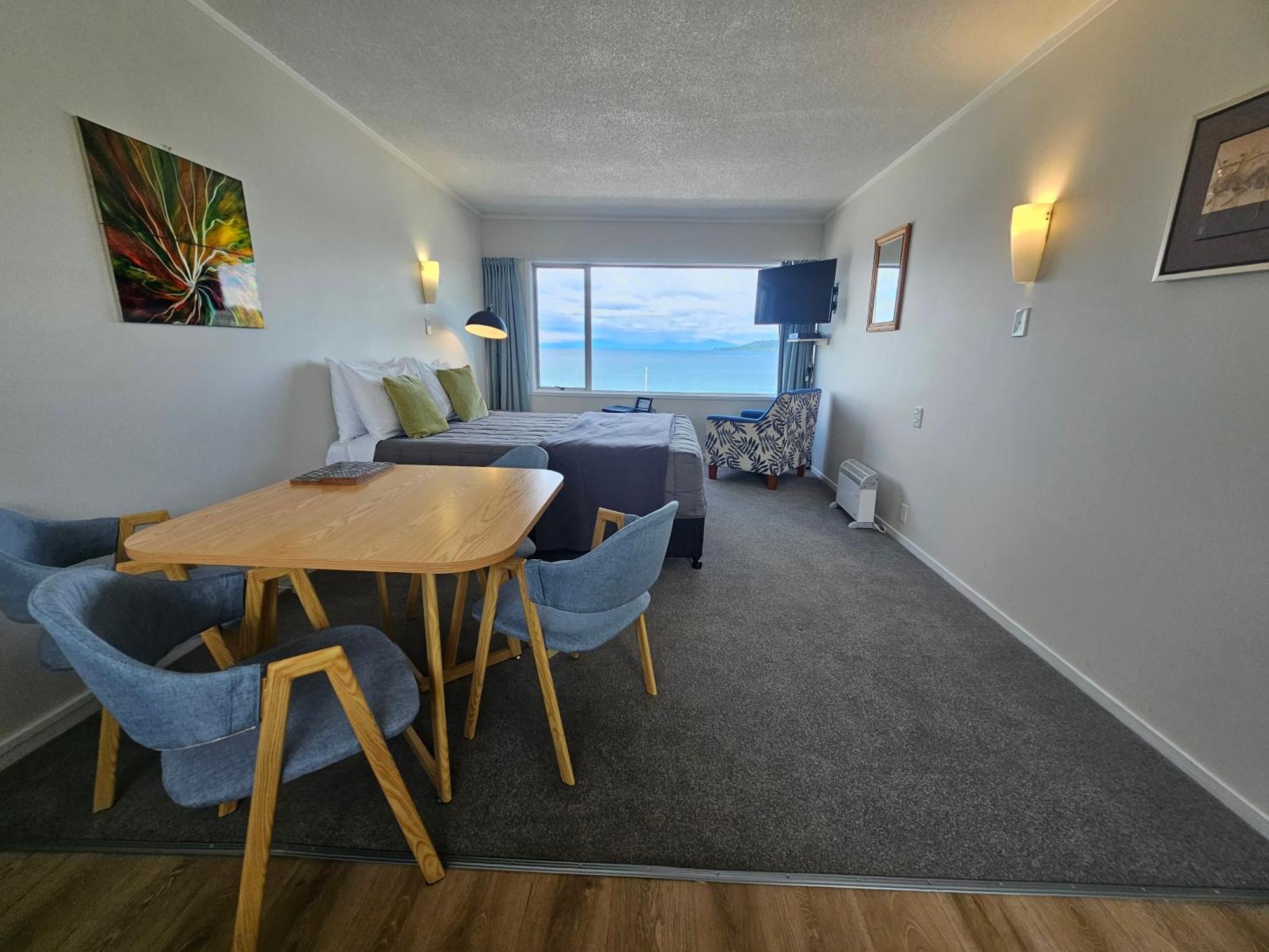 Tui Oaks Motel Taupo Bagian luar foto