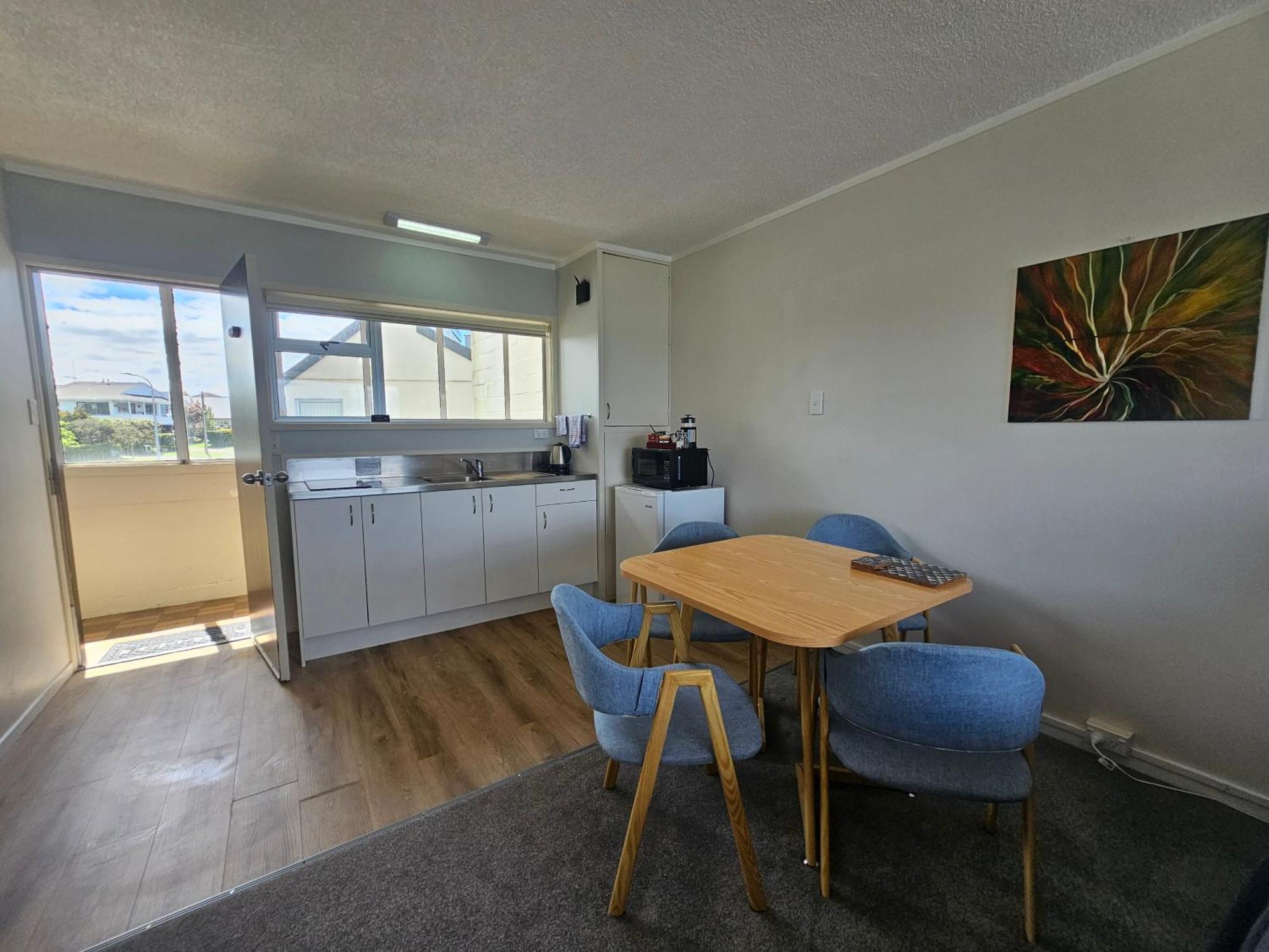 Tui Oaks Motel Taupo Bagian luar foto