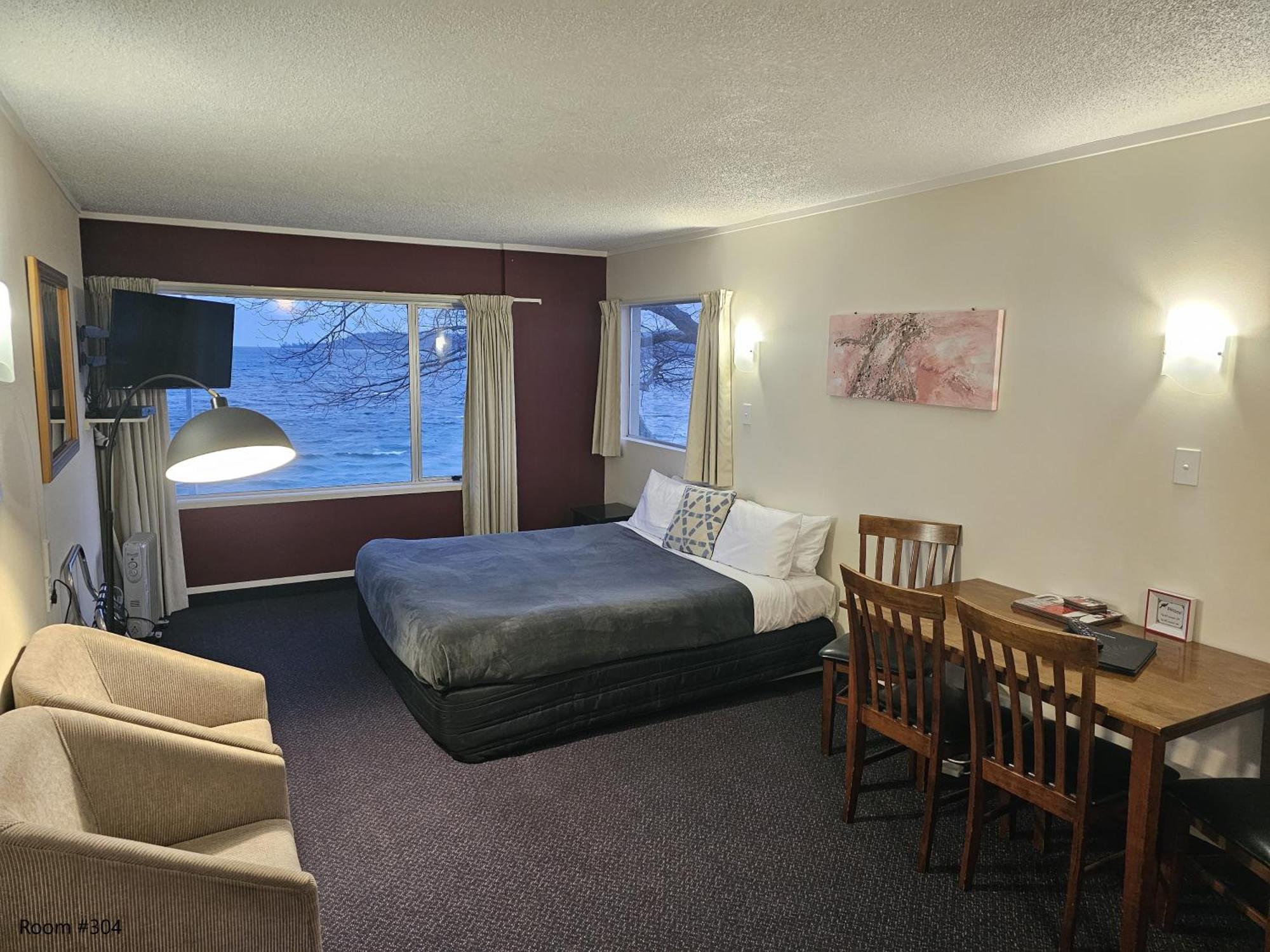 Tui Oaks Motel Taupo Bagian luar foto