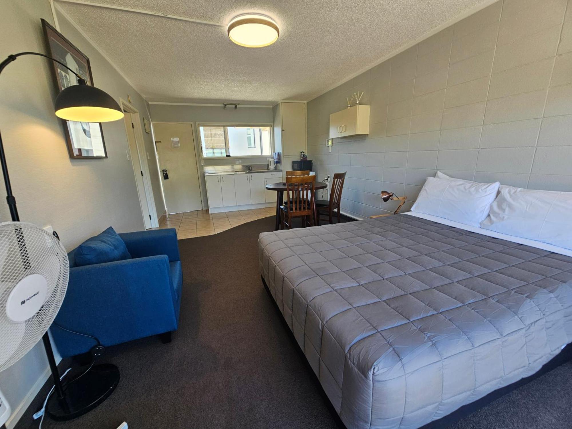 Tui Oaks Motel Taupo Bagian luar foto