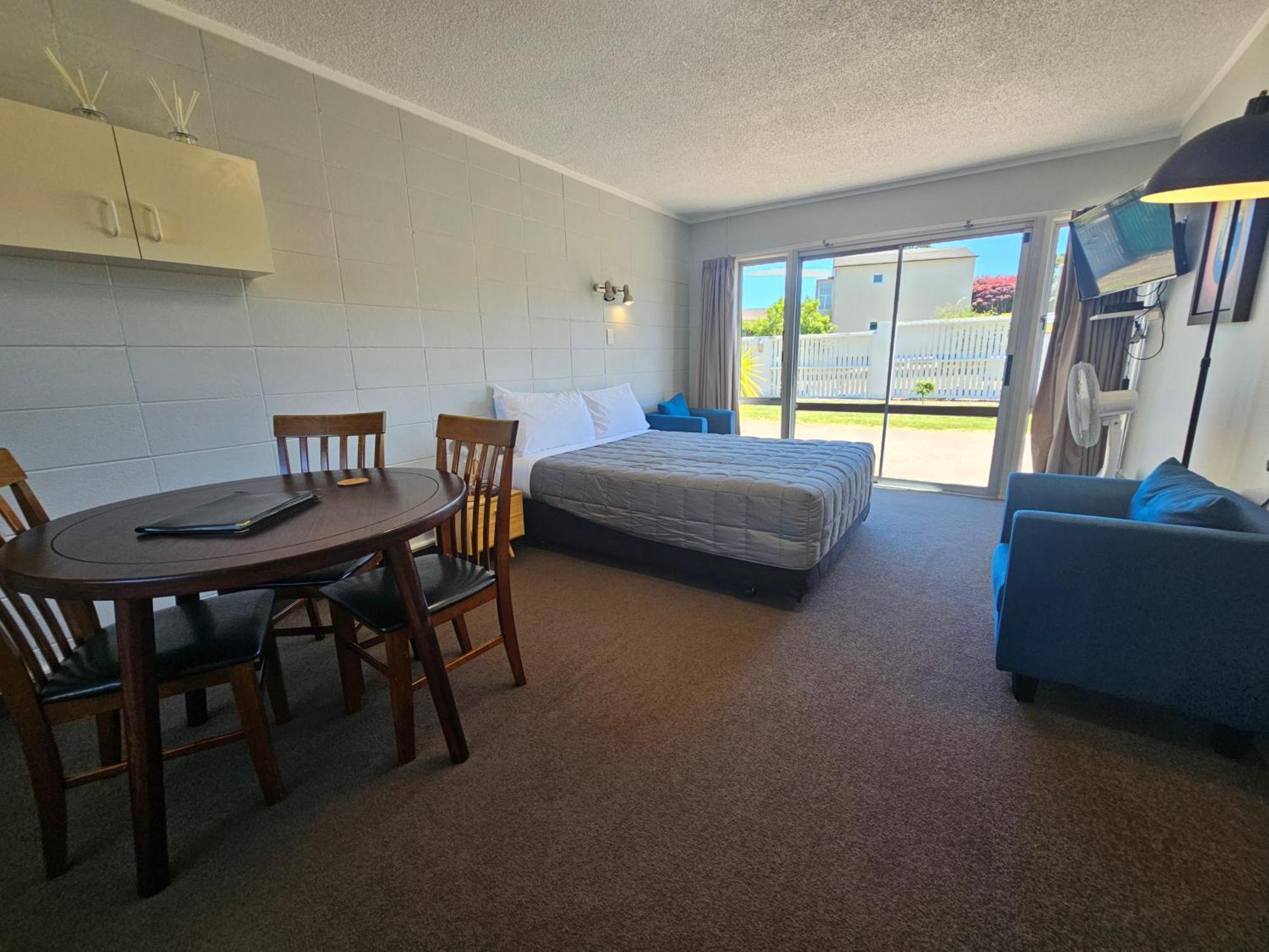 Tui Oaks Motel Taupo Bagian luar foto