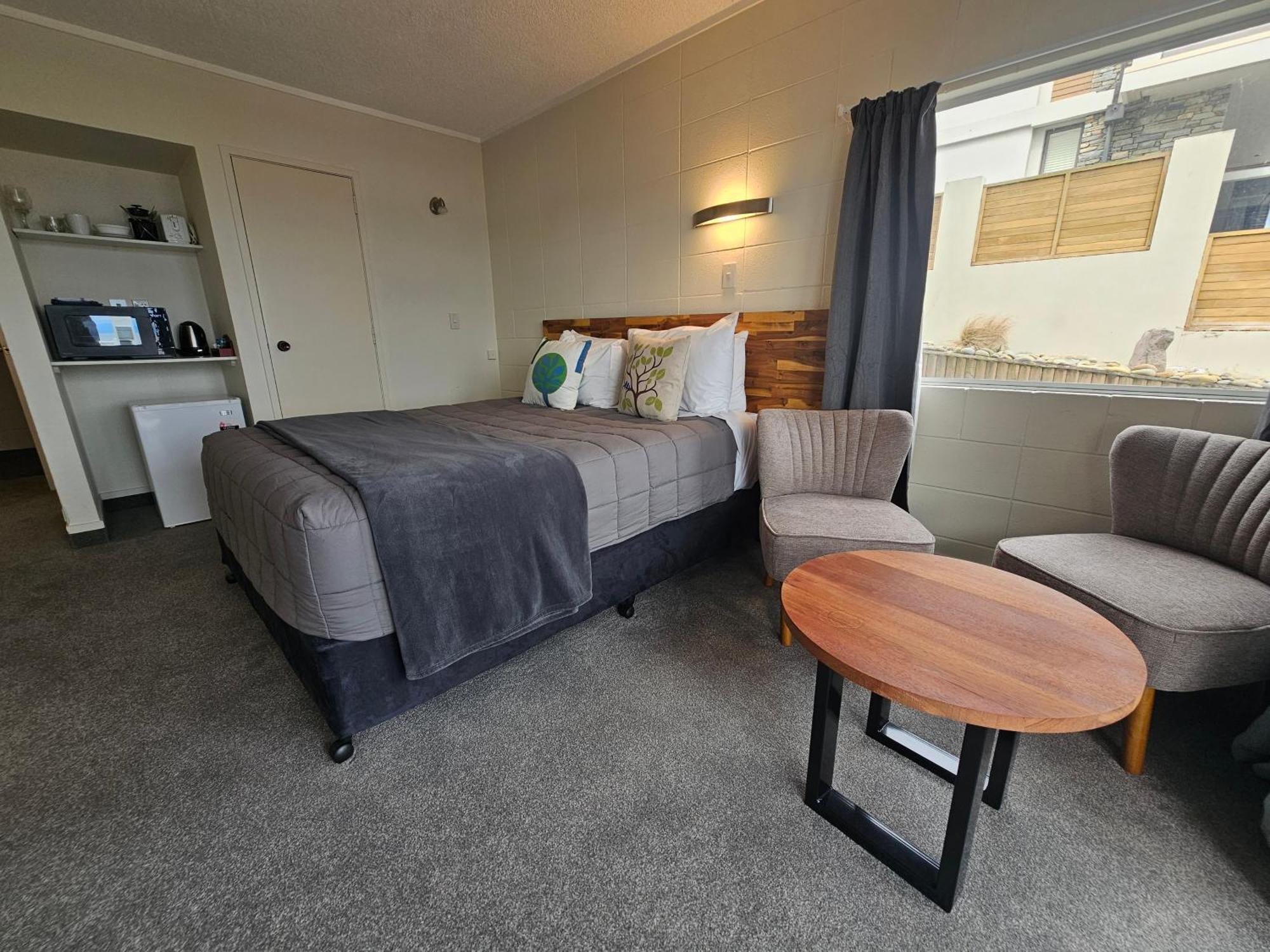 Tui Oaks Motel Taupo Bagian luar foto