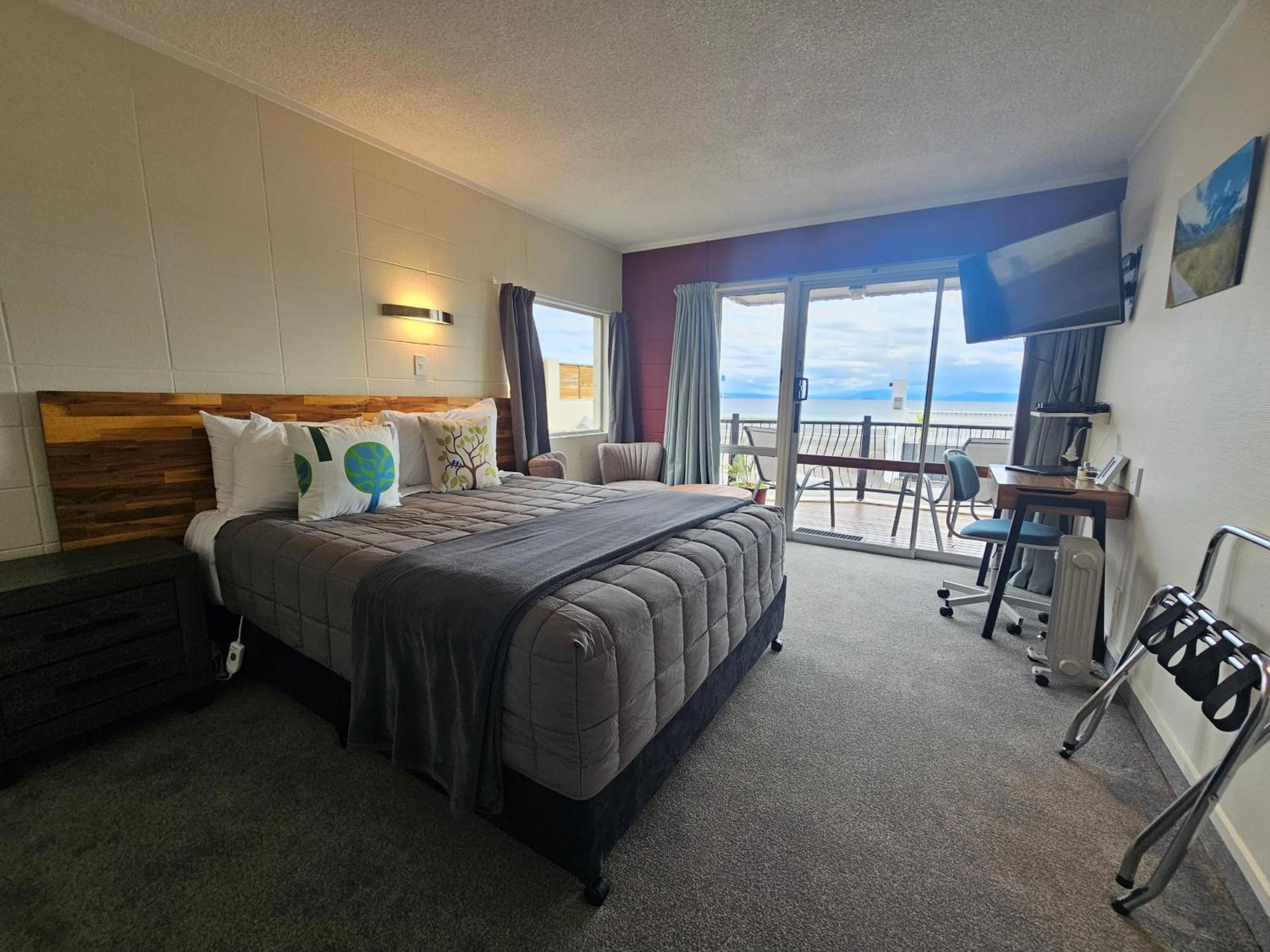 Tui Oaks Motel Taupo Bagian luar foto