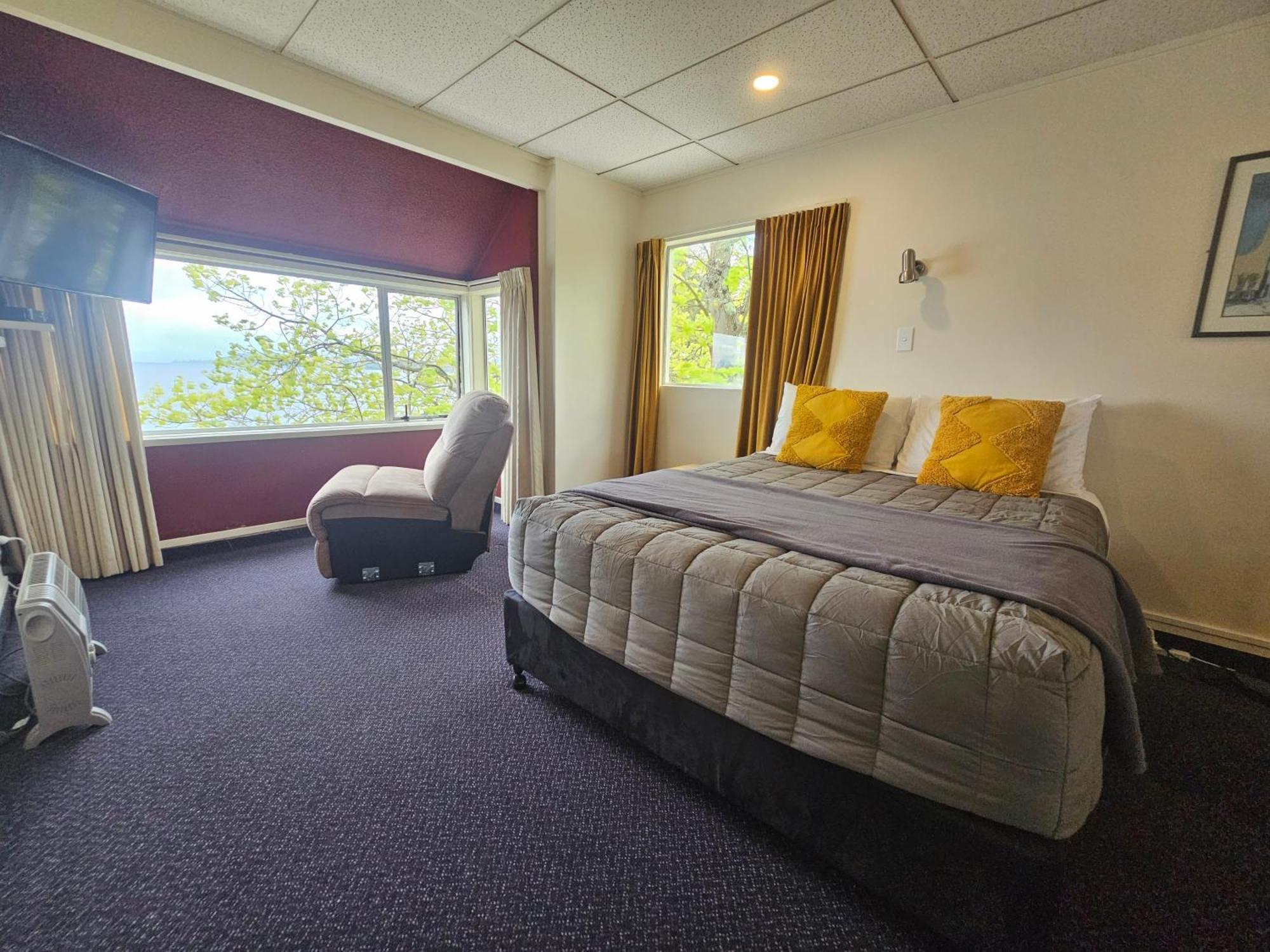 Tui Oaks Motel Taupo Bagian luar foto