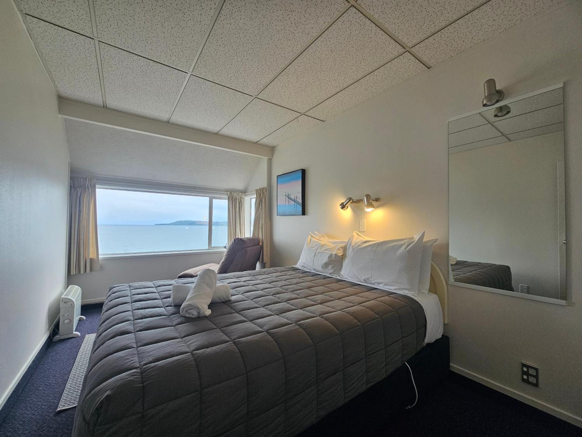 Tui Oaks Motel Taupo Bagian luar foto