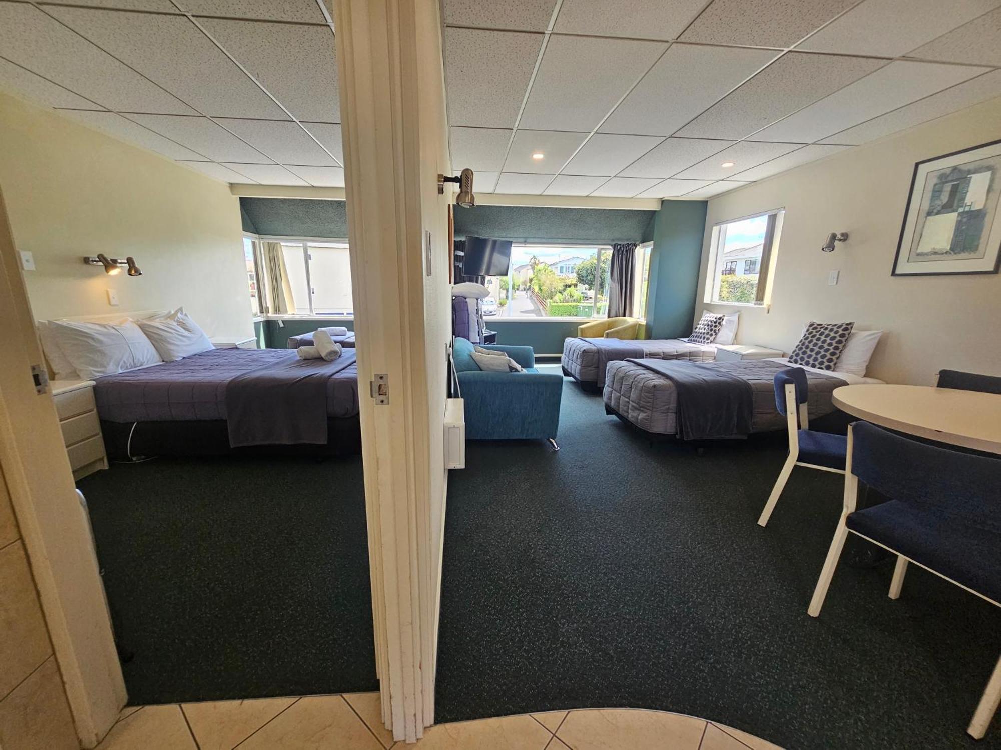 Tui Oaks Motel Taupo Bagian luar foto