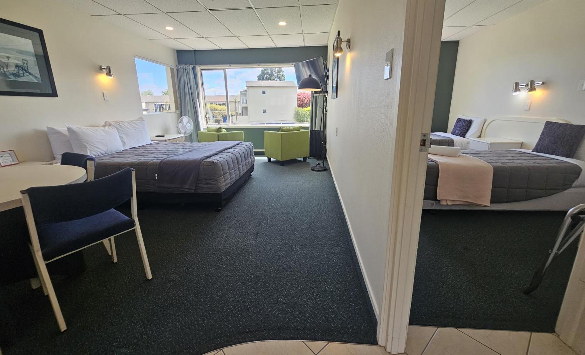 Tui Oaks Motel Taupo Bagian luar foto