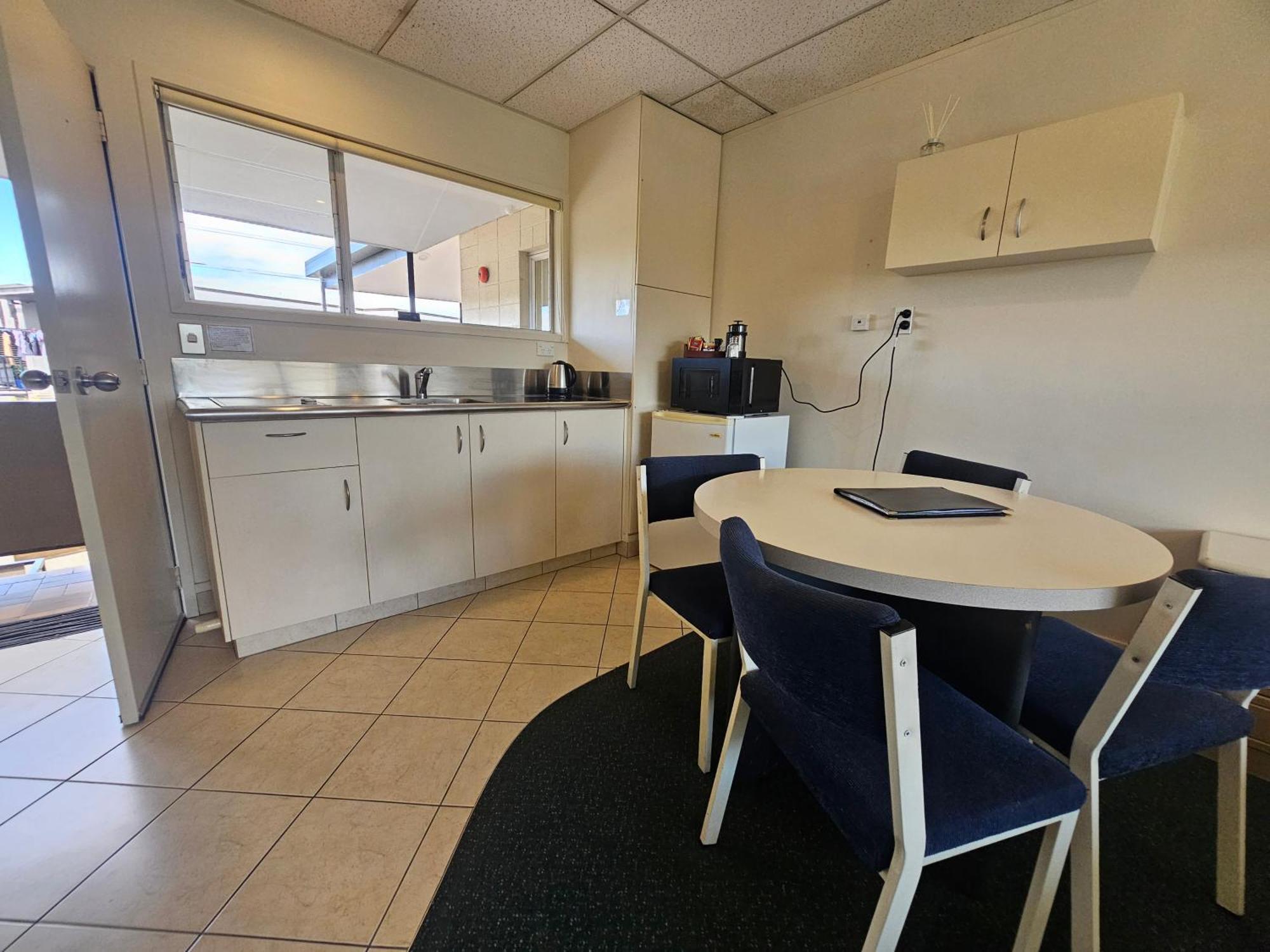 Tui Oaks Motel Taupo Bagian luar foto