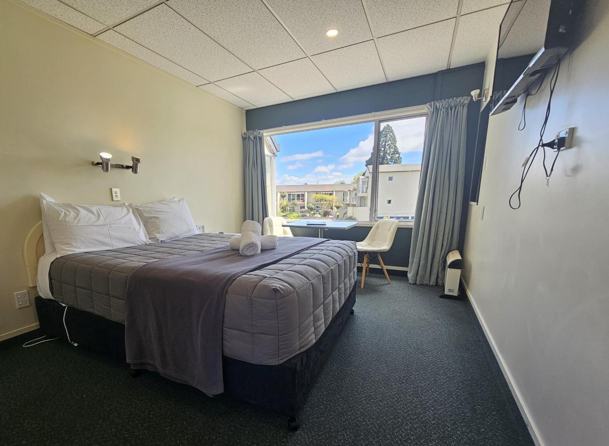 Tui Oaks Motel Taupo Bagian luar foto
